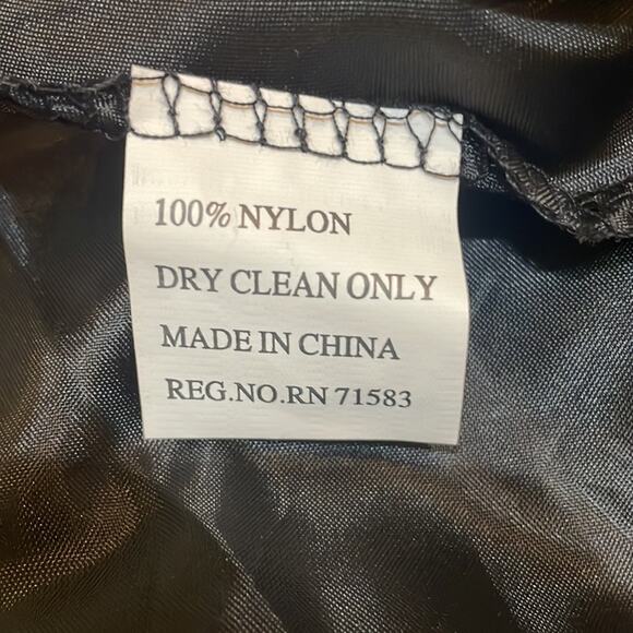 NWT Black Hooded Cape Vampire Halloween Costume One Size - Picture 3 of 3